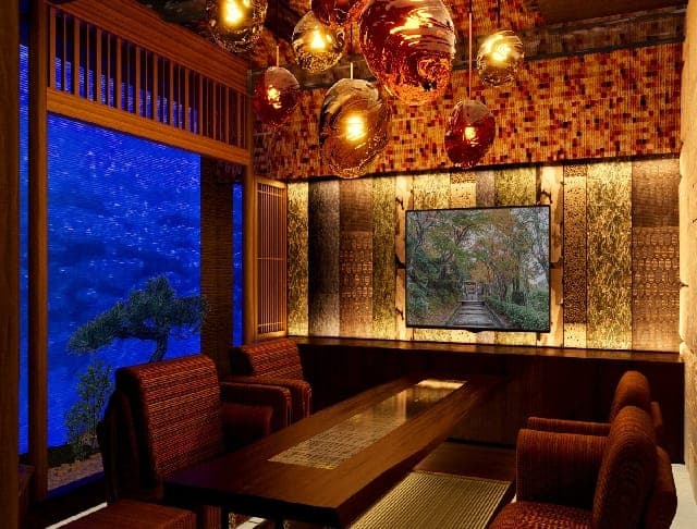 SAISON LOUNGE